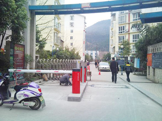 ��Ԫ���;�ԷС��